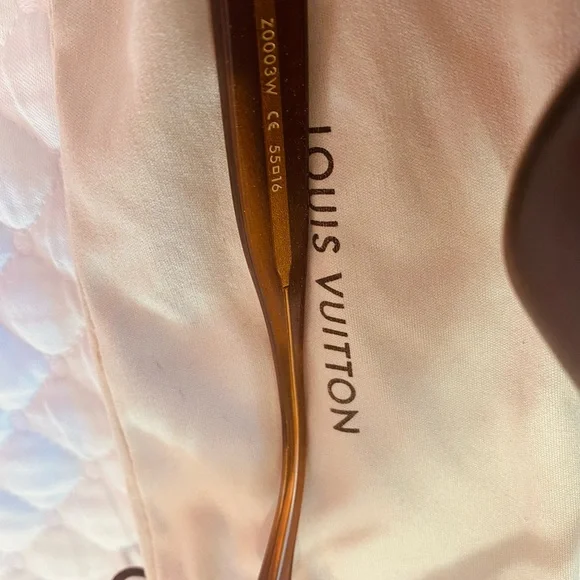 AUTHENTIC Louis Vuitton sunglasses - Picture 6 of 7
